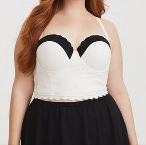 Torrid Sizd 0 Black & Ivory Push-Up Strapless Scalloped Midkini swim top